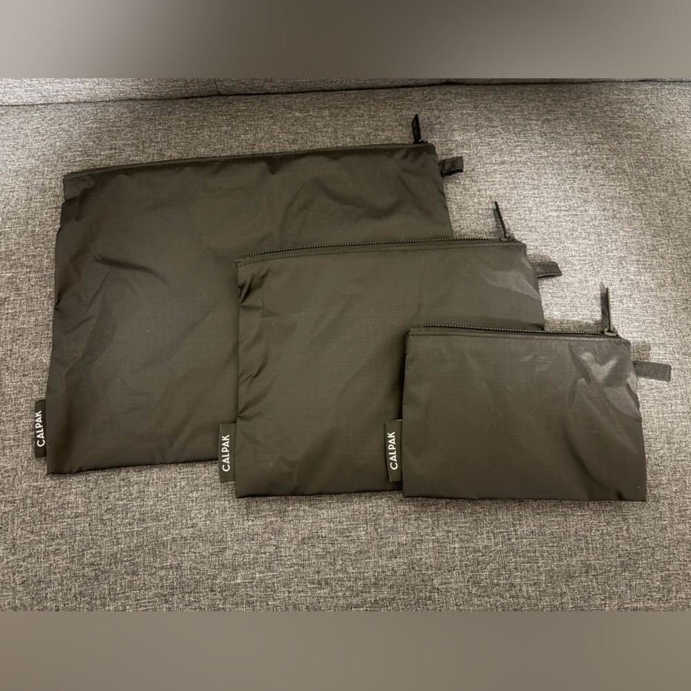 Calpak Compakt Zip Pouch Set in Black Nylon EUC - Picture 3 of 3